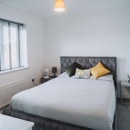 Deluxe 2 Bed Flat In Patchway Near Aztec West And Cribbs Causeway Bristol 아파트 외부 사진