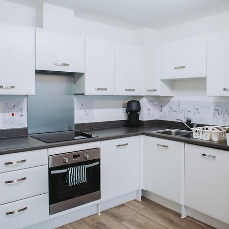 Deluxe 2 Bed Flat In Patchway Near Aztec West And Cribbs Causeway Bristol 아파트 외부 사진