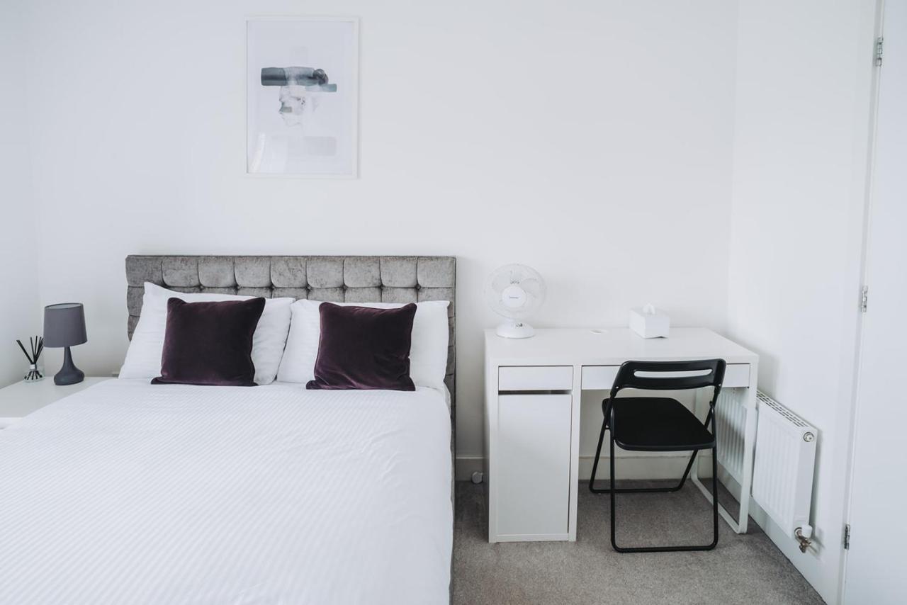 Deluxe 2 Bed Flat In Patchway Near Aztec West And Cribbs Causeway Bristol 아파트 외부 사진