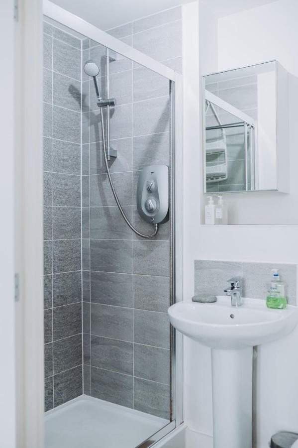 Deluxe 2 Bed Flat In Patchway Near Aztec West And Cribbs Causeway Bristol 아파트 외부 사진