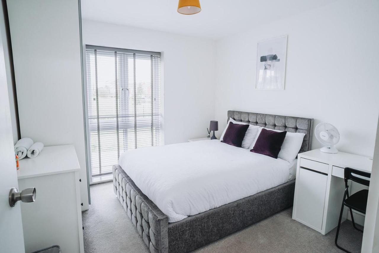 Deluxe 2 Bed Flat In Patchway Near Aztec West And Cribbs Causeway Bristol 아파트 외부 사진
