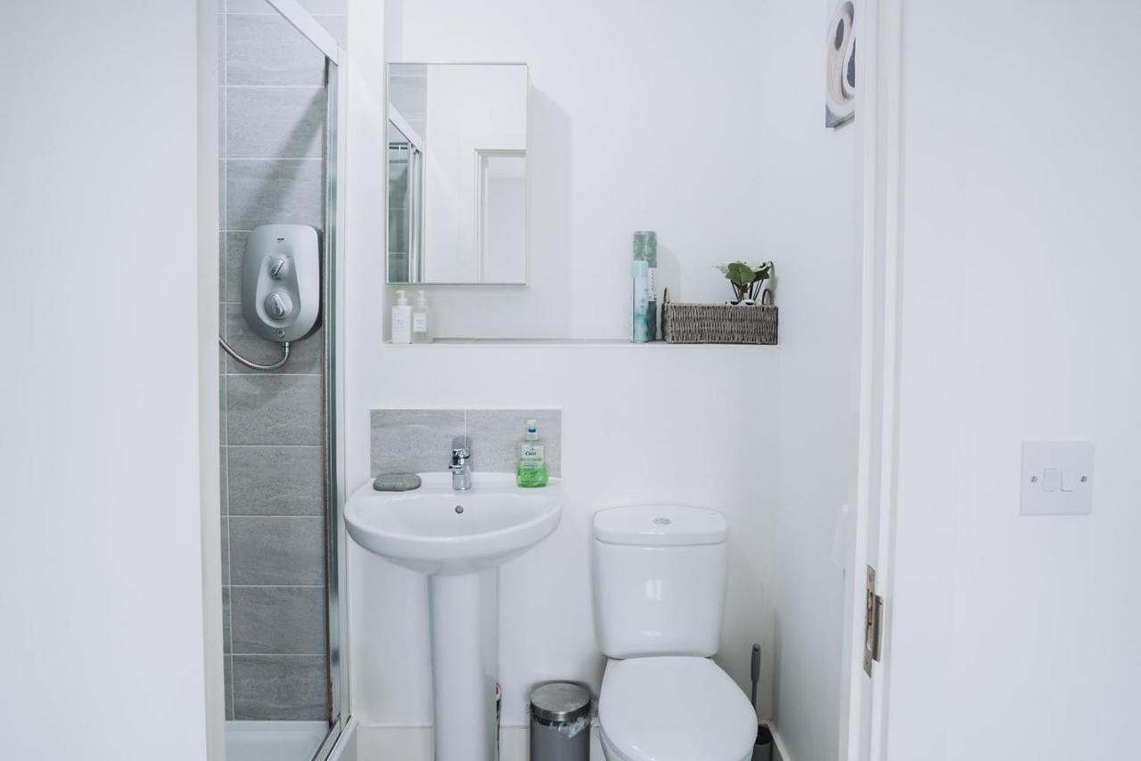 Deluxe 2 Bed Flat In Patchway Near Aztec West And Cribbs Causeway Bristol 아파트 외부 사진