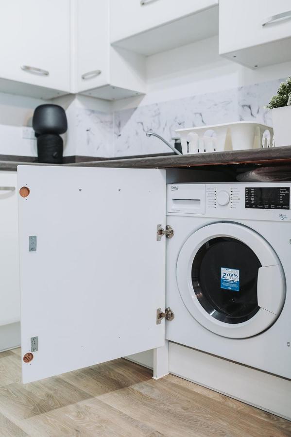 Deluxe 2 Bed Flat In Patchway Near Aztec West And Cribbs Causeway Bristol 아파트 외부 사진