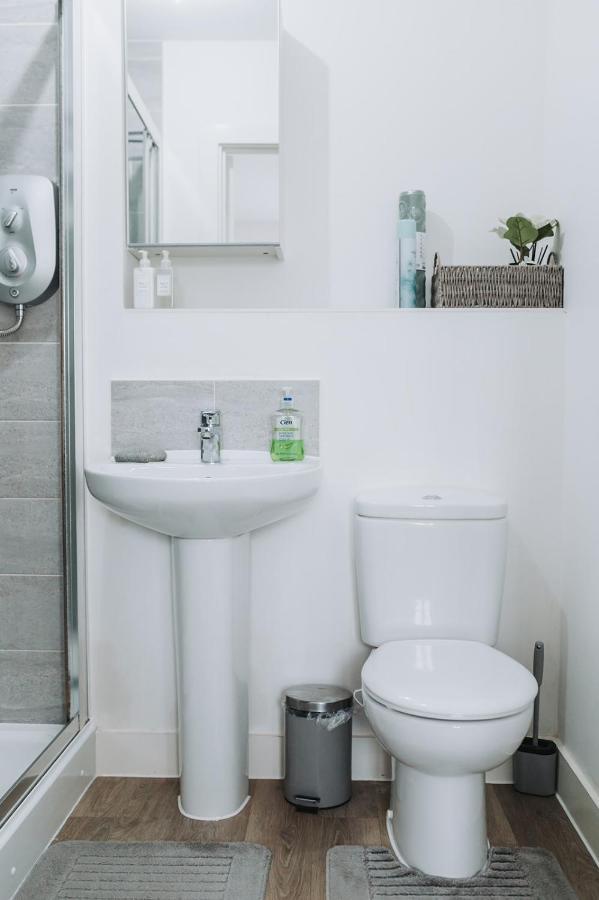 Deluxe 2 Bed Flat In Patchway Near Aztec West And Cribbs Causeway Bristol 아파트 외부 사진